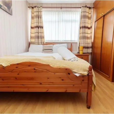 Alexander House Apartment